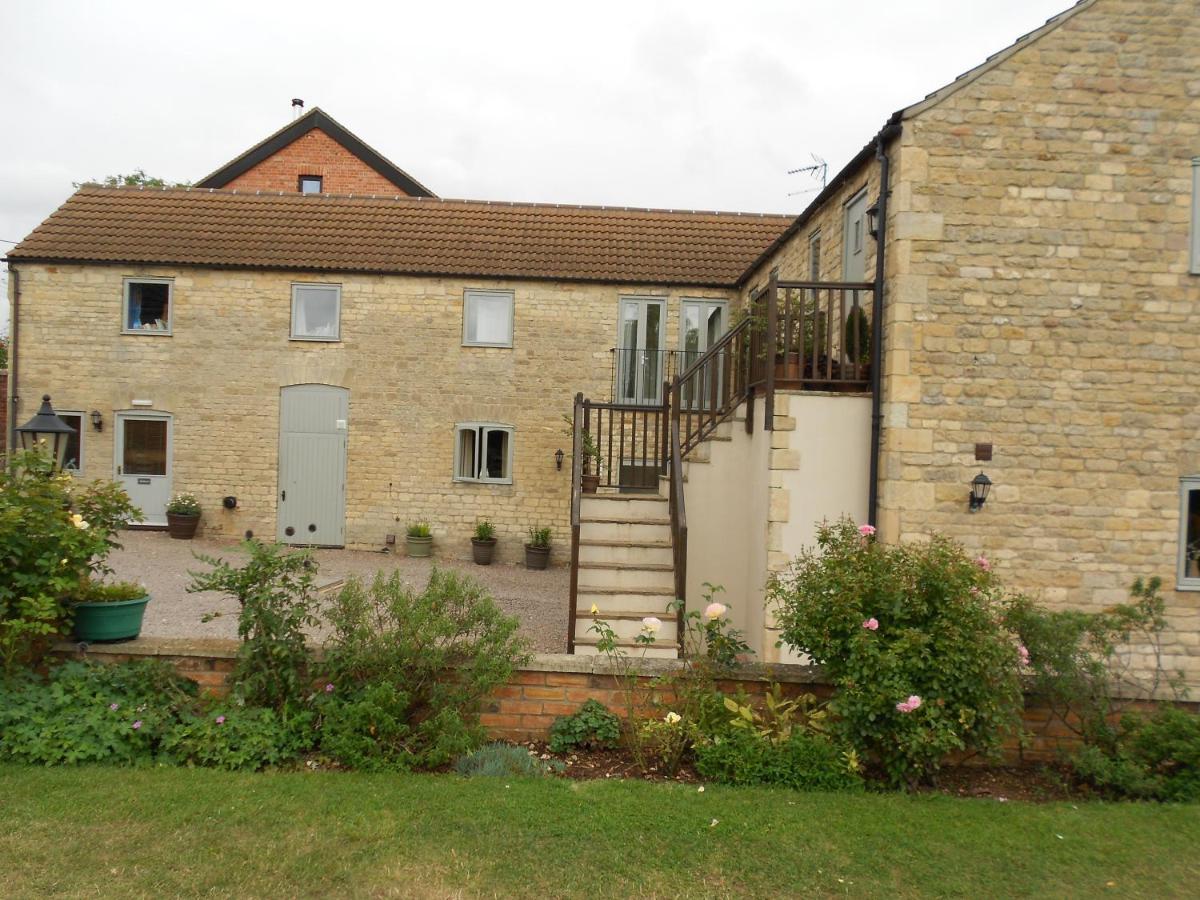 Hotel Willoughby Arms Little Bytham Exterior foto