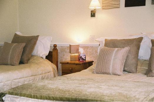 Hotel Willoughby Arms Little Bytham Exterior foto